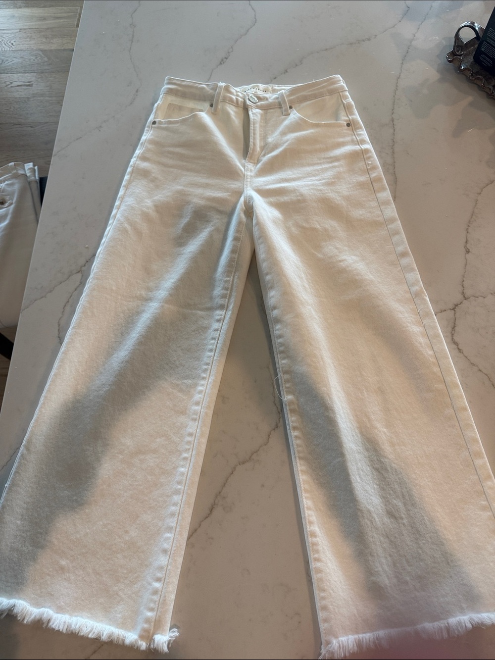 Risen High-Rise White Cropped Frayed Hem Wide-Leg Jeans